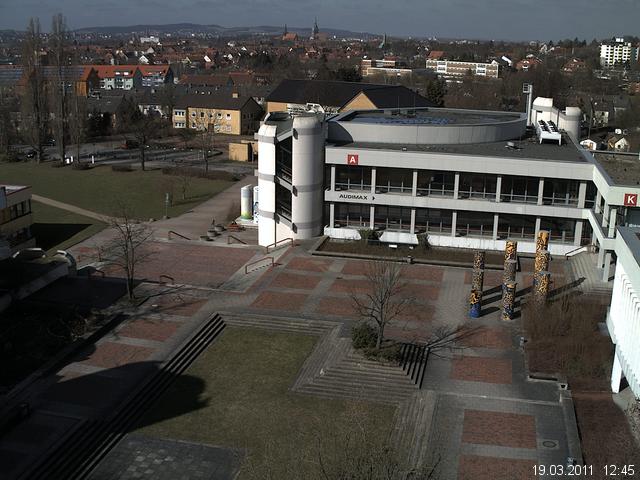 Foto der Webcam: Verwaltungsgeb&auml;ude, Innenhof mit Audimax, H&ouml;rsaal-Geb&auml;ude 1