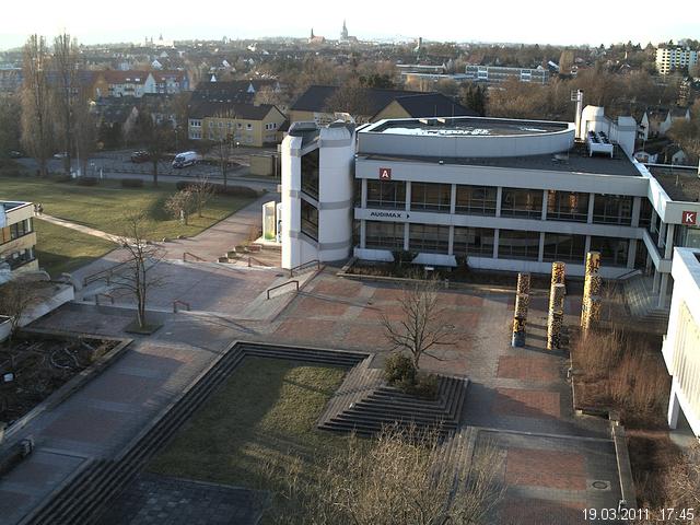Foto der Webcam: Verwaltungsgeb&auml;ude, Innenhof mit Audimax, H&ouml;rsaal-Geb&auml;ude 1