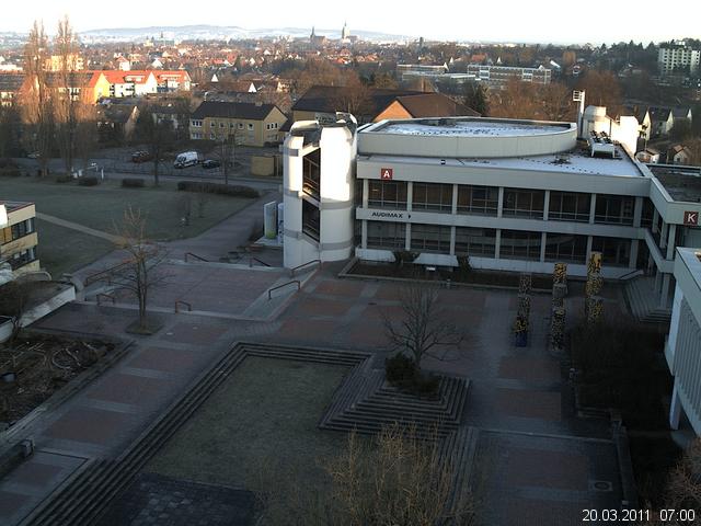 Foto der Webcam: Verwaltungsgeb&auml;ude, Innenhof mit Audimax, H&ouml;rsaal-Geb&auml;ude 1