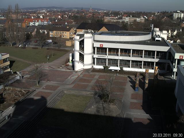 Foto der Webcam: Verwaltungsgeb&auml;ude, Innenhof mit Audimax, H&ouml;rsaal-Geb&auml;ude 1