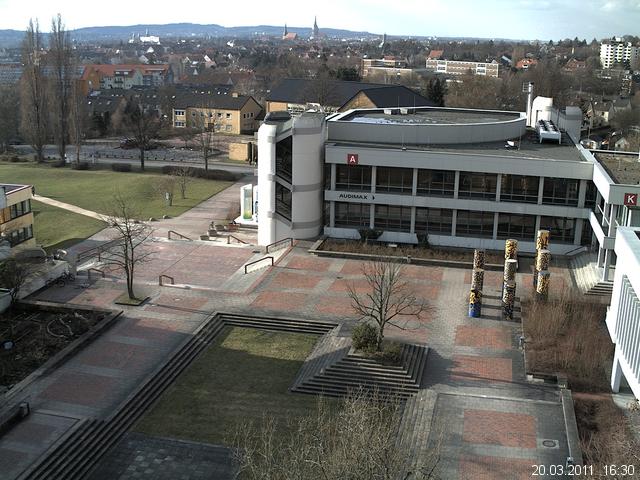Foto der Webcam: Verwaltungsgeb&auml;ude, Innenhof mit Audimax, H&ouml;rsaal-Geb&auml;ude 1