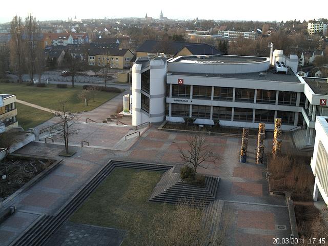 Foto der Webcam: Verwaltungsgeb&auml;ude, Innenhof mit Audimax, H&ouml;rsaal-Geb&auml;ude 1