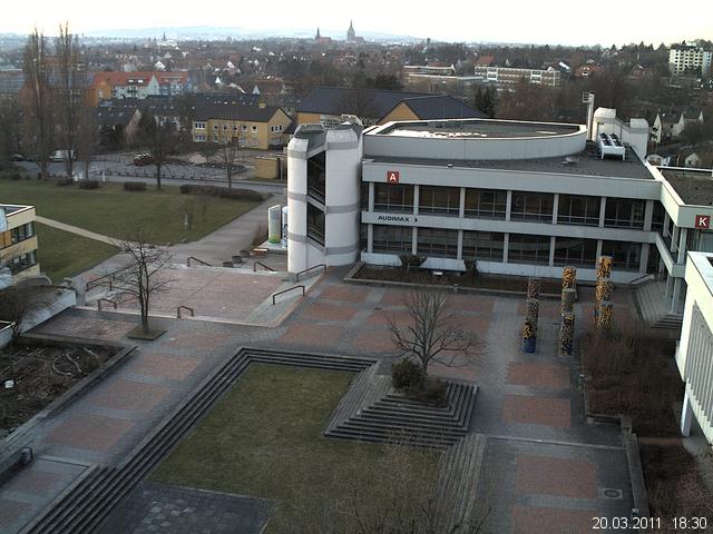 Foto der Webcam: Verwaltungsgeb&auml;ude, Innenhof mit Audimax, H&ouml;rsaal-Geb&auml;ude 1