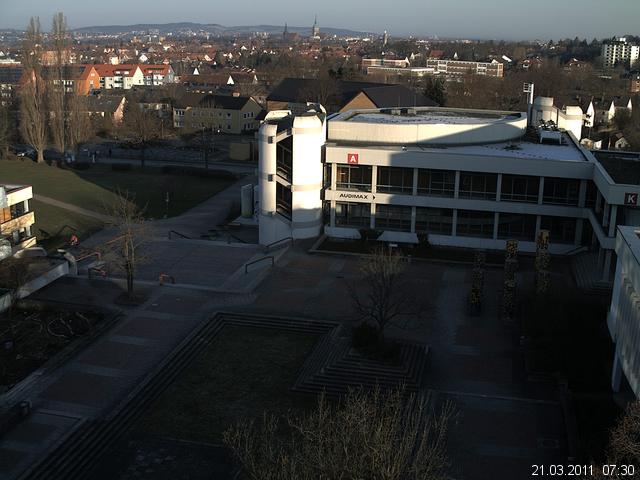 Foto der Webcam: Verwaltungsgeb&auml;ude, Innenhof mit Audimax, H&ouml;rsaal-Geb&auml;ude 1