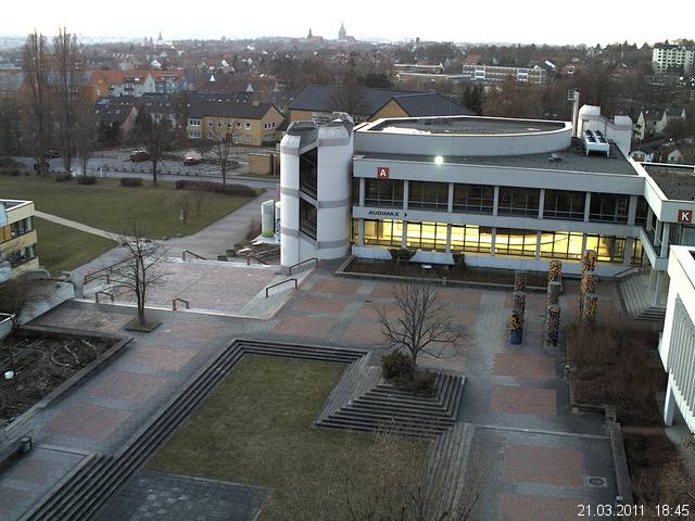 Foto der Webcam: Verwaltungsgeb&auml;ude, Innenhof mit Audimax, H&ouml;rsaal-Geb&auml;ude 1