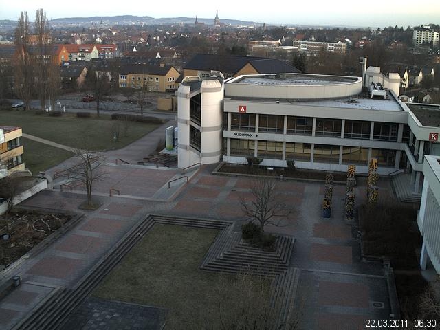 Foto der Webcam: Verwaltungsgeb&auml;ude, Innenhof mit Audimax, H&ouml;rsaal-Geb&auml;ude 1