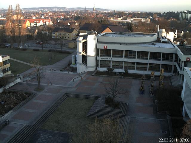Foto der Webcam: Verwaltungsgeb&auml;ude, Innenhof mit Audimax, H&ouml;rsaal-Geb&auml;ude 1
