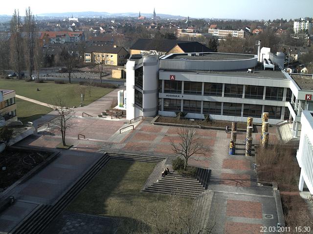 Foto der Webcam: Verwaltungsgeb&auml;ude, Innenhof mit Audimax, H&ouml;rsaal-Geb&auml;ude 1