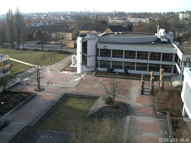Foto der Webcam: Verwaltungsgeb&auml;ude, Innenhof mit Audimax, H&ouml;rsaal-Geb&auml;ude 1