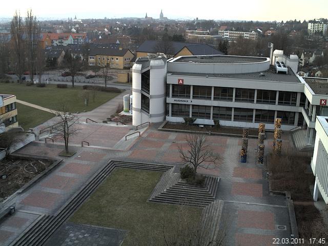 Foto der Webcam: Verwaltungsgeb&auml;ude, Innenhof mit Audimax, H&ouml;rsaal-Geb&auml;ude 1