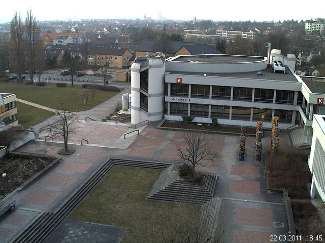 Foto der Webcam: Verwaltungsgeb&auml;ude, Innenhof mit Audimax, H&ouml;rsaal-Geb&auml;ude 1