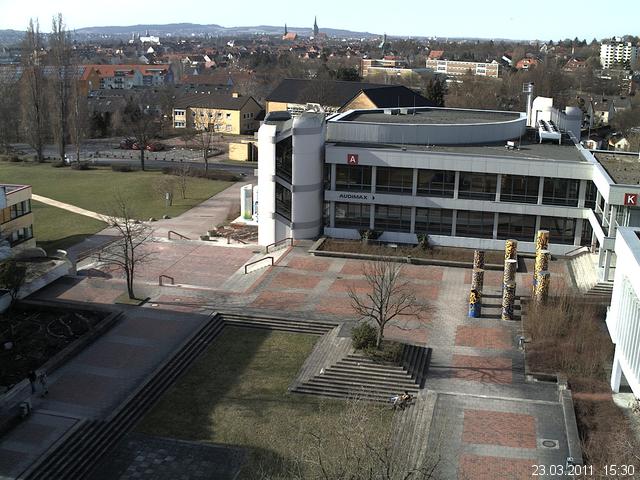 Foto der Webcam: Verwaltungsgeb&auml;ude, Innenhof mit Audimax, H&ouml;rsaal-Geb&auml;ude 1