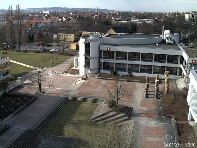 Foto der Webcam: Verwaltungsgeb&auml;ude, Innenhof mit Audimax, H&ouml;rsaal-Geb&auml;ude 1
