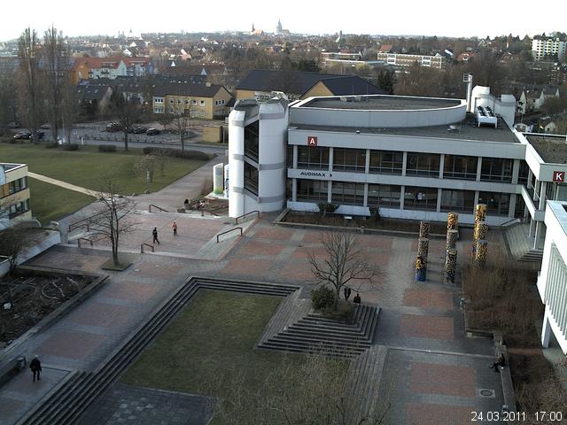 Foto der Webcam: Verwaltungsgeb&auml;ude, Innenhof mit Audimax, H&ouml;rsaal-Geb&auml;ude 1