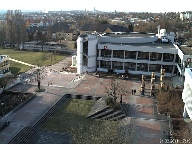 Foto der Webcam: Verwaltungsgeb&auml;ude, Innenhof mit Audimax, H&ouml;rsaal-Geb&auml;ude 1