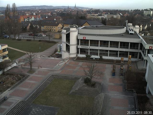 Foto der Webcam: Verwaltungsgeb&auml;ude, Innenhof mit Audimax, H&ouml;rsaal-Geb&auml;ude 1