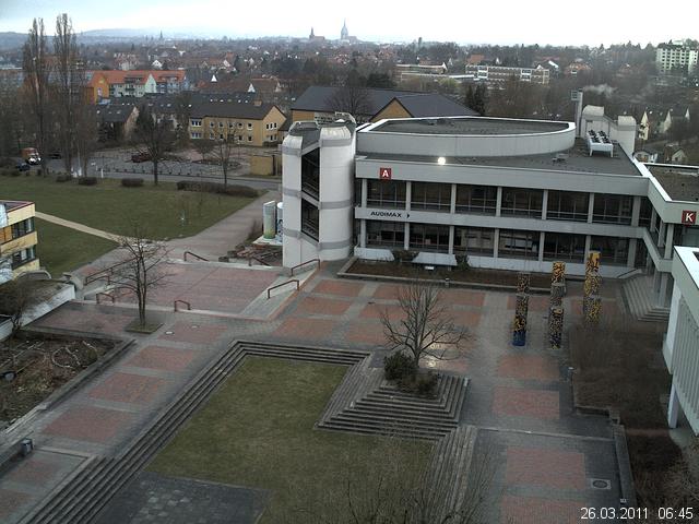 Foto der Webcam: Verwaltungsgeb&auml;ude, Innenhof mit Audimax, H&ouml;rsaal-Geb&auml;ude 1