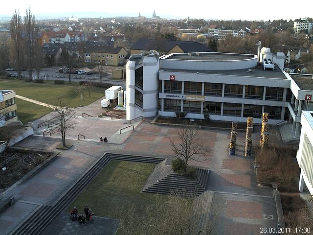 Foto der Webcam: Verwaltungsgeb&auml;ude, Innenhof mit Audimax, H&ouml;rsaal-Geb&auml;ude 1