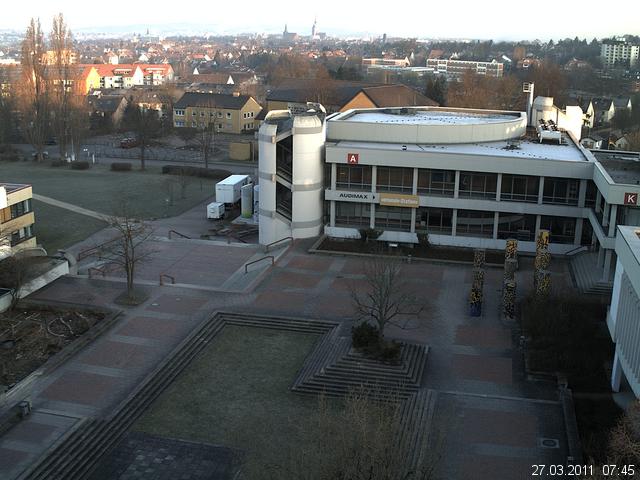 Foto der Webcam: Verwaltungsgeb&auml;ude, Innenhof mit Audimax, H&ouml;rsaal-Geb&auml;ude 1