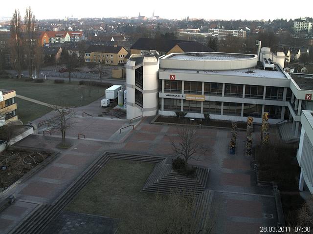 Foto der Webcam: Verwaltungsgeb&auml;ude, Innenhof mit Audimax, H&ouml;rsaal-Geb&auml;ude 1