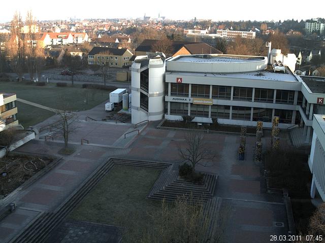 Foto der Webcam: Verwaltungsgeb&auml;ude, Innenhof mit Audimax, H&ouml;rsaal-Geb&auml;ude 1