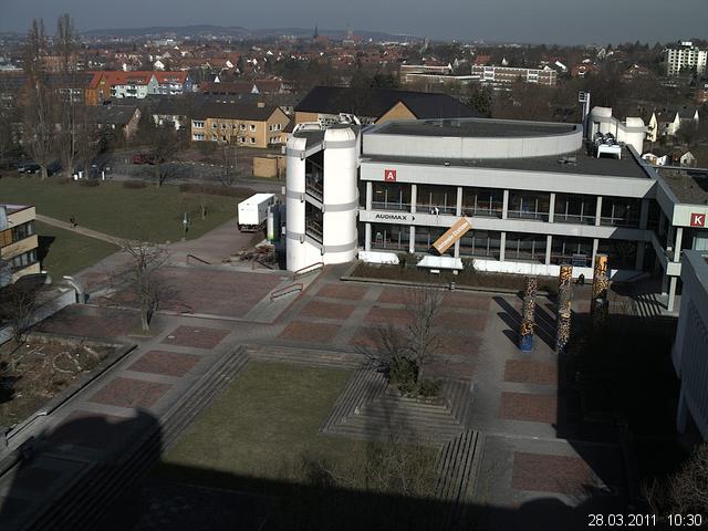 Foto der Webcam: Verwaltungsgeb&auml;ude, Innenhof mit Audimax, H&ouml;rsaal-Geb&auml;ude 1