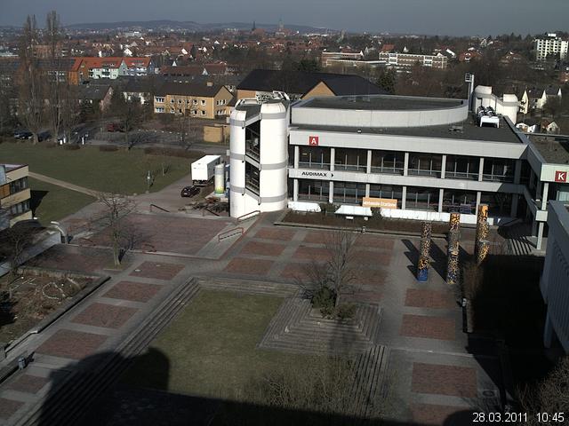 Foto der Webcam: Verwaltungsgeb&auml;ude, Innenhof mit Audimax, H&ouml;rsaal-Geb&auml;ude 1