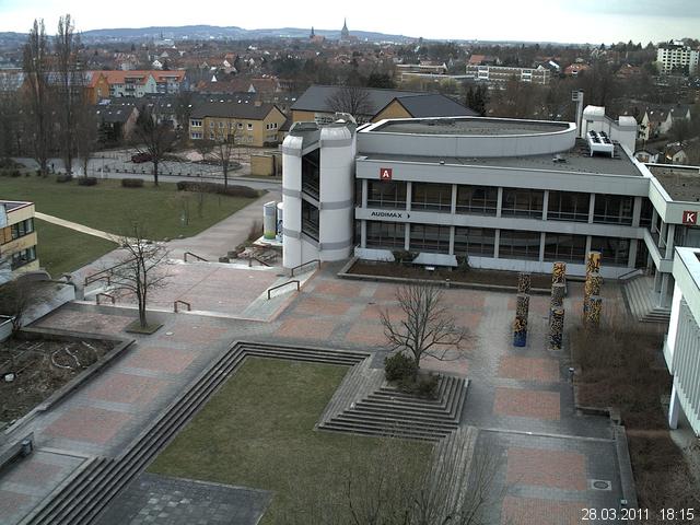 Foto der Webcam: Verwaltungsgeb&auml;ude, Innenhof mit Audimax, H&ouml;rsaal-Geb&auml;ude 1