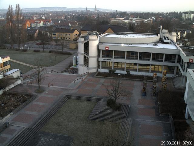 Foto der Webcam: Verwaltungsgeb&auml;ude, Innenhof mit Audimax, H&ouml;rsaal-Geb&auml;ude 1