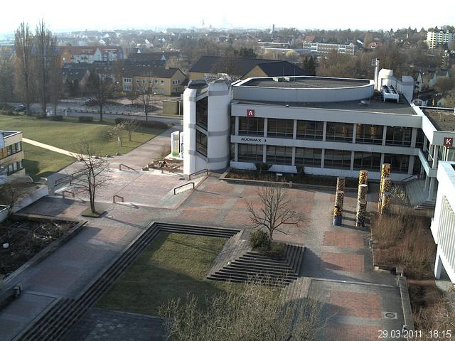 Foto der Webcam: Verwaltungsgeb&auml;ude, Innenhof mit Audimax, H&ouml;rsaal-Geb&auml;ude 1