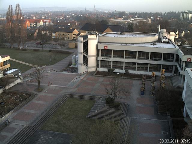 Foto der Webcam: Verwaltungsgeb&auml;ude, Innenhof mit Audimax, H&ouml;rsaal-Geb&auml;ude 1