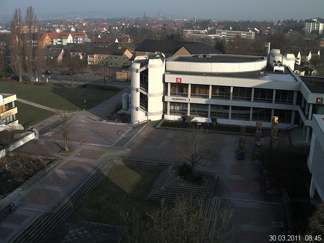 Foto der Webcam: Verwaltungsgeb&auml;ude, Innenhof mit Audimax, H&ouml;rsaal-Geb&auml;ude 1