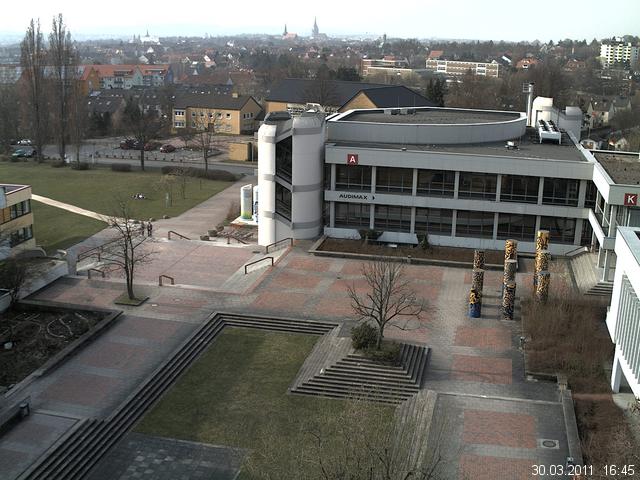 Foto der Webcam: Verwaltungsgeb&auml;ude, Innenhof mit Audimax, H&ouml;rsaal-Geb&auml;ude 1