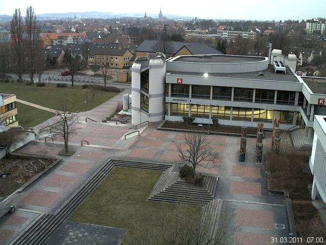 Foto der Webcam: Verwaltungsgeb&auml;ude, Innenhof mit Audimax, H&ouml;rsaal-Geb&auml;ude 1