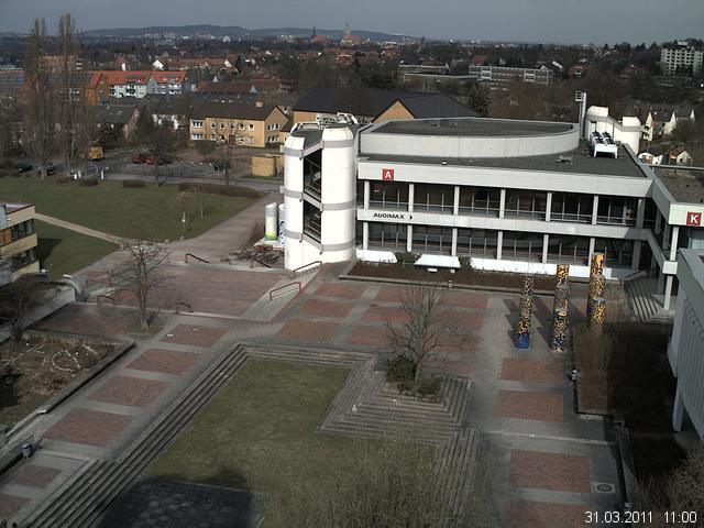 Foto der Webcam: Verwaltungsgeb&auml;ude, Innenhof mit Audimax, H&ouml;rsaal-Geb&auml;ude 1