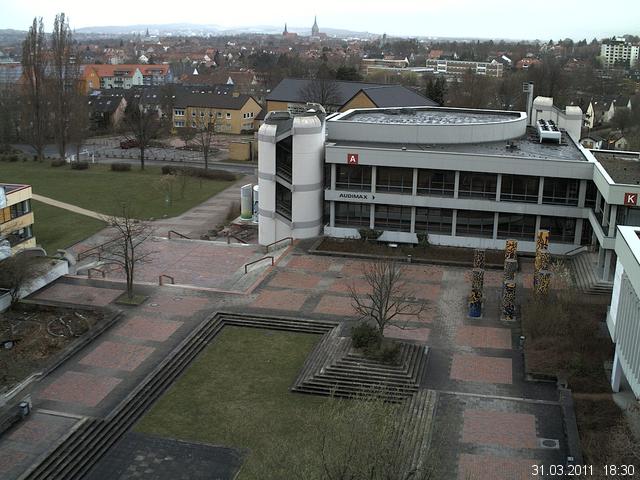 Foto der Webcam: Verwaltungsgeb&auml;ude, Innenhof mit Audimax, H&ouml;rsaal-Geb&auml;ude 1