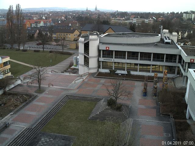 Foto der Webcam: Verwaltungsgeb&auml;ude, Innenhof mit Audimax, H&ouml;rsaal-Geb&auml;ude 1