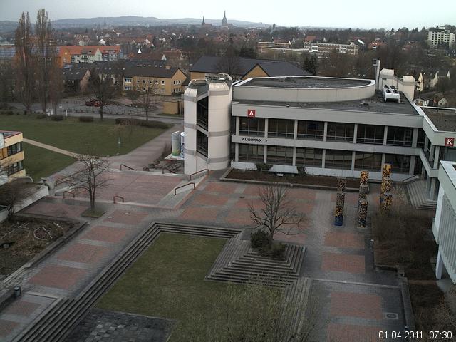 Foto der Webcam: Verwaltungsgeb&auml;ude, Innenhof mit Audimax, H&ouml;rsaal-Geb&auml;ude 1
