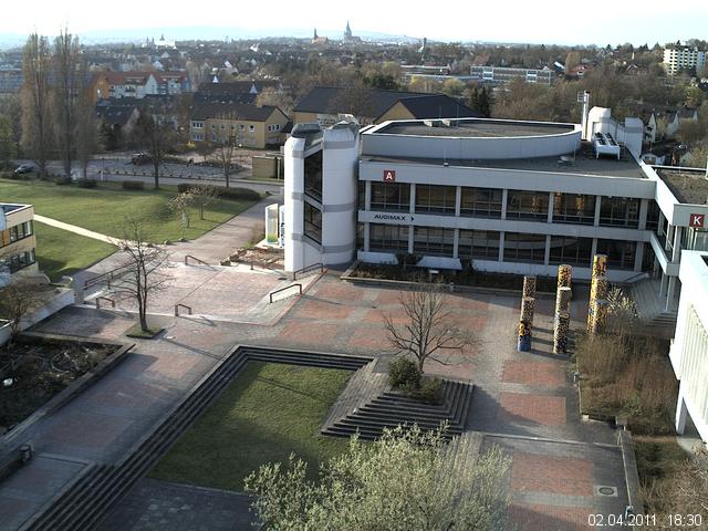 Foto der Webcam: Verwaltungsgeb&auml;ude, Innenhof mit Audimax, H&ouml;rsaal-Geb&auml;ude 1