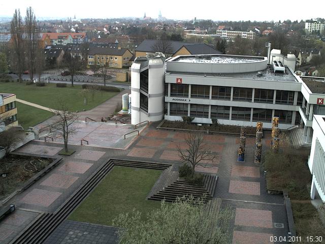 Foto der Webcam: Verwaltungsgeb&auml;ude, Innenhof mit Audimax, H&ouml;rsaal-Geb&auml;ude 1