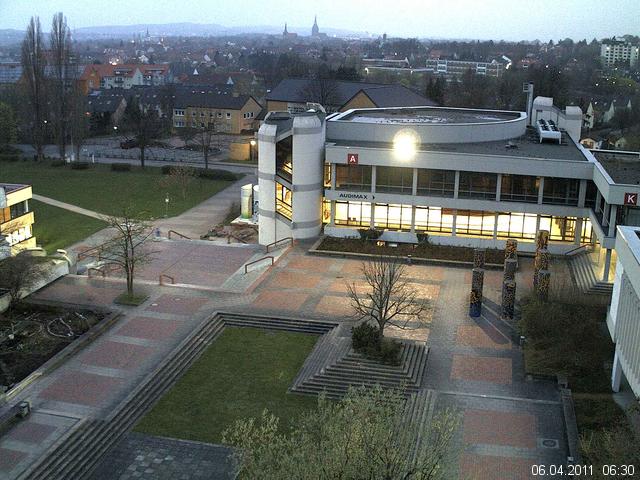 Foto der Webcam: Verwaltungsgeb&auml;ude, Innenhof mit Audimax, H&ouml;rsaal-Geb&auml;ude 1