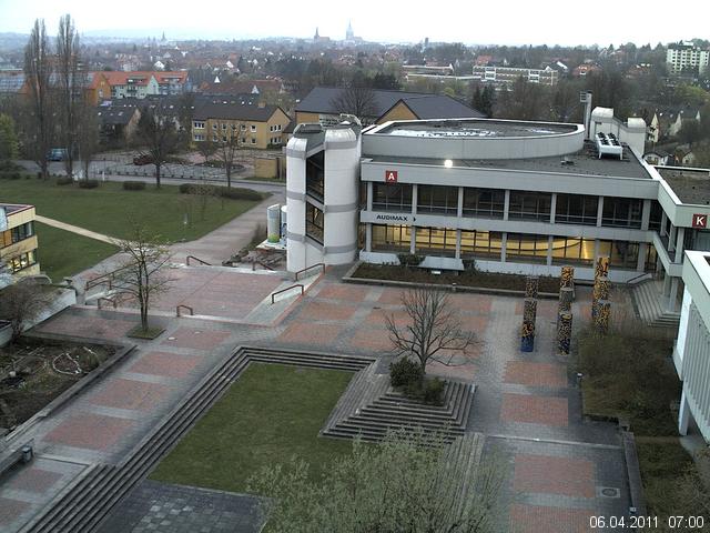 Foto der Webcam: Verwaltungsgeb&auml;ude, Innenhof mit Audimax, H&ouml;rsaal-Geb&auml;ude 1