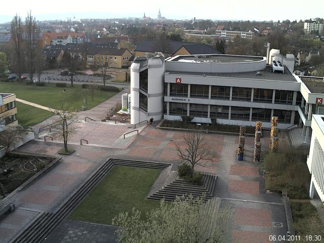 Foto der Webcam: Verwaltungsgeb&auml;ude, Innenhof mit Audimax, H&ouml;rsaal-Geb&auml;ude 1