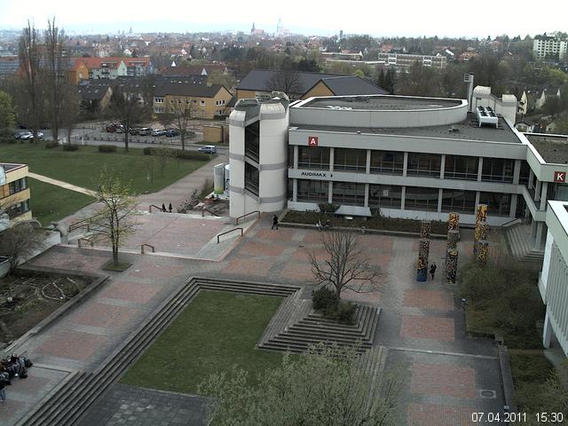 Foto der Webcam: Verwaltungsgeb&auml;ude, Innenhof mit Audimax, H&ouml;rsaal-Geb&auml;ude 1