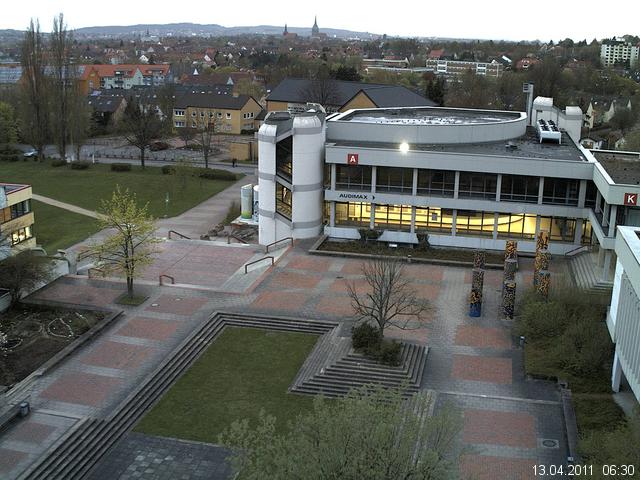Foto der Webcam: Verwaltungsgeb&auml;ude, Innenhof mit Audimax, H&ouml;rsaal-Geb&auml;ude 1