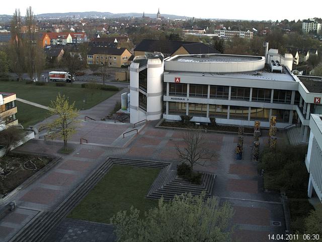 Foto der Webcam: Verwaltungsgeb&auml;ude, Innenhof mit Audimax, H&ouml;rsaal-Geb&auml;ude 1