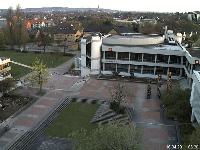 Foto der Webcam: Verwaltungsgeb&auml;ude, Innenhof mit Audimax, H&ouml;rsaal-Geb&auml;ude 1