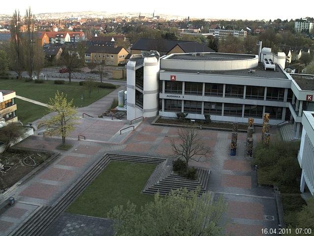 Foto der Webcam: Verwaltungsgeb&auml;ude, Innenhof mit Audimax, H&ouml;rsaal-Geb&auml;ude 1