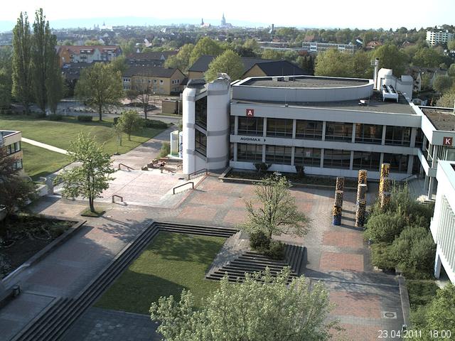 Foto der Webcam: Verwaltungsgeb&auml;ude, Innenhof mit Audimax, H&ouml;rsaal-Geb&auml;ude 1