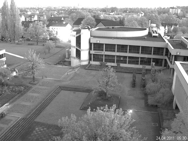Foto der Webcam: Verwaltungsgeb&auml;ude, Innenhof mit Audimax, H&ouml;rsaal-Geb&auml;ude 1